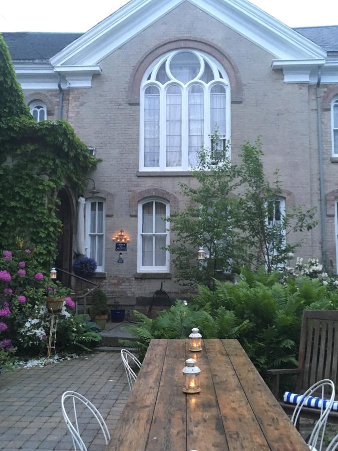 Church Des Artistes Kingston Εξωτερικό φωτογραφία